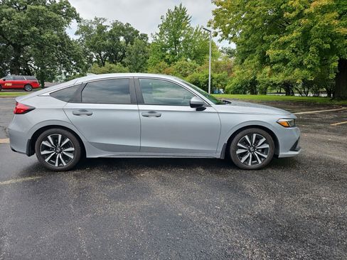 Used 2024 Honda Civic EX-L image 7