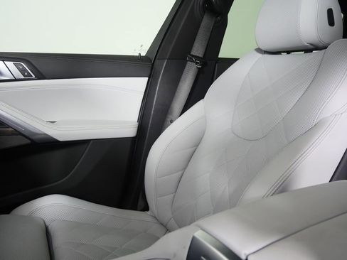 Certified 2024 BMW X6 xDrive40i w/ Executive Package image 25