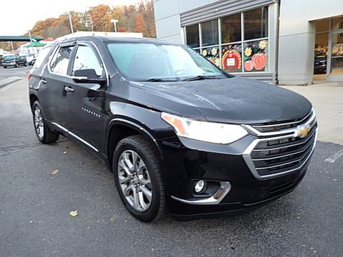 Used 2020 Chevrolet Traverse Premier w/ LPO, Floor Liner Package image 9