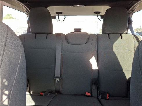 Certified 2024 Jeep Wrangler Unlimited Rubicon image 19