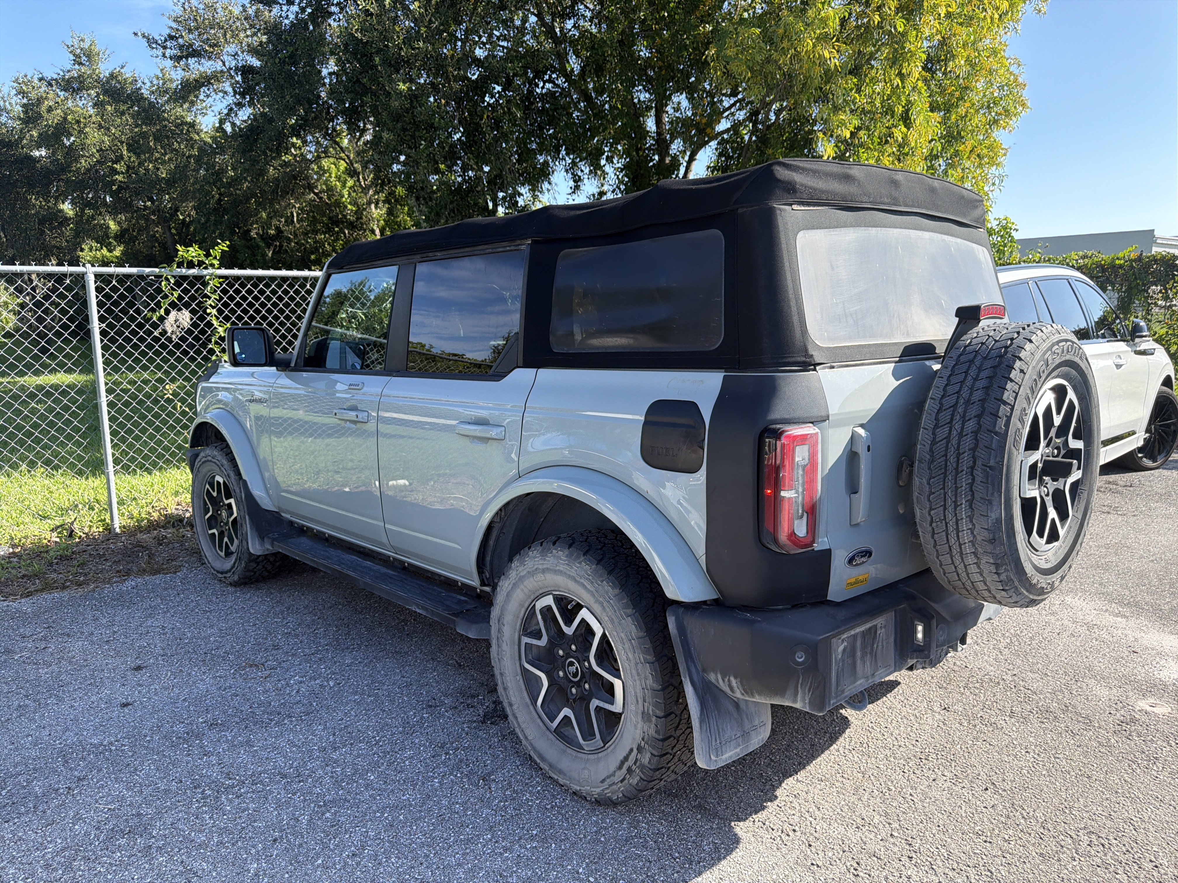 Used 2022 Ford Bronco Outer Banks AWD/4WD image 2