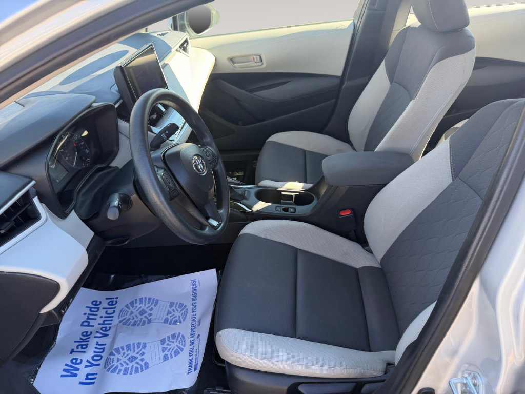 Used 2025 Toyota Corolla LE FWD image 9