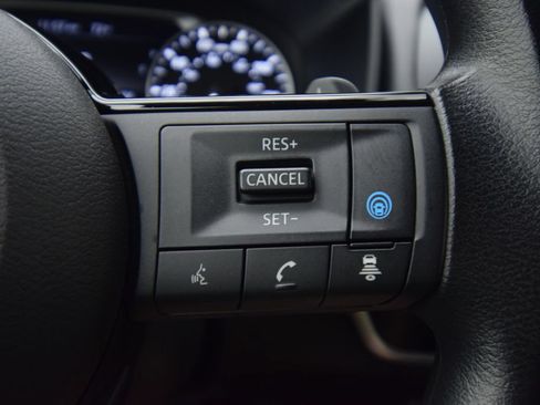 Used 2023 Nissan Rogue SV AWD/4WD image 35