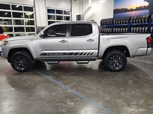 Used 2023 Toyota Tacoma SR5 image 10