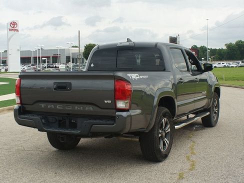 Used 2017 Toyota Tacoma TRD Sport RWD image 20
