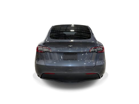 Certified 2023 Tesla Model Y Long Range AWD/4WD image 5