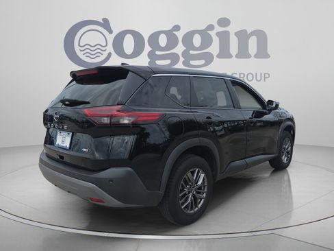 Used 2023 Nissan Rogue S AWD/4WD image 5