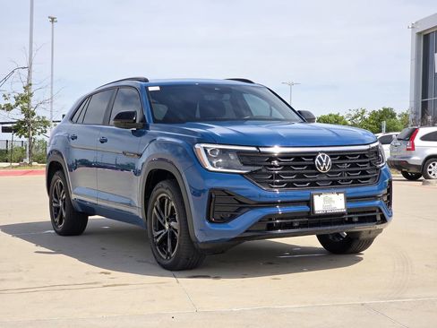 Used 2025 Volkswagen Atlas Cross Sport SEL R-Line image 2
