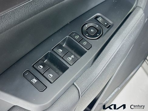 Certified 2026 Kia Sportage SX FWD image 18