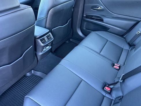 Certified 2025 Lexus ES 300h w/ Premium Package image 26