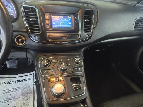 Used 2016 Chrysler 200 S w/ Comfort Group image 19