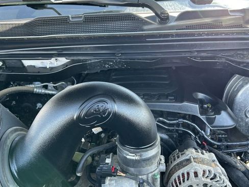 Used 2022 RAM 1500 Laramie AWD/4WD image 4