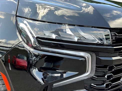 Used 2023 Chevrolet Tahoe Z71 w/ Luxury Package AWD/4WD image 33