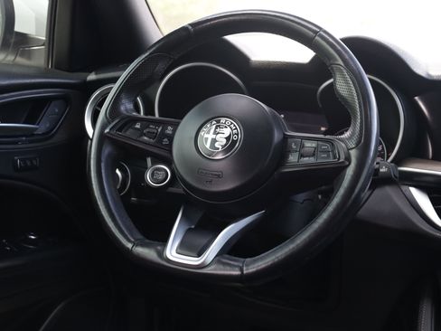 Used 2022 Alfa Romeo Stelvio Ti AWD/4WD image 7