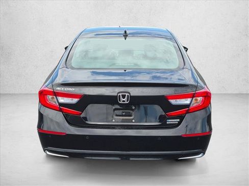 Used 2020 Honda Accord Touring image 6