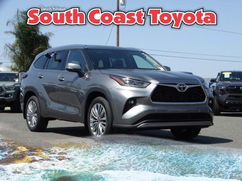 New 2026 Toyota Highlander Platinum AWD/4WD image 1