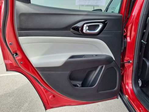 Used 2024 Jeep Compass Limited image 12