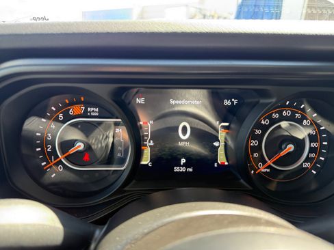 Used 2026 Jeep Wrangler Unlimited Rubicon AWD/4WD image 17