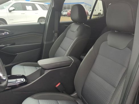 Used 2025 Chevrolet Trax LT w/ Driver Confidence Package image 18