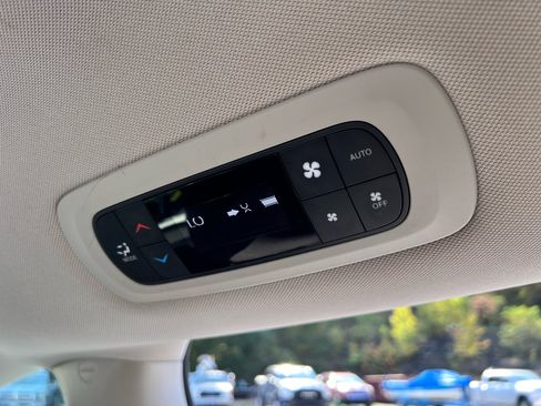 Used 2017 Chrysler Pacifica Touring Plus w/ Tire & Wheel Group image 24