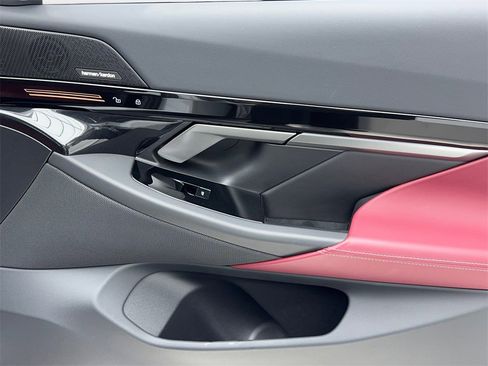 Used 2026 BMW 530i xDrive image 47