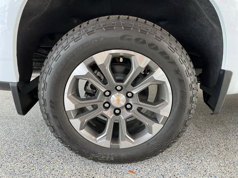 New 2026 Chevrolet Silverado 1500 High Country w/ Technology Package AWD/4WD image 37