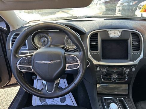 Used 2020 Chrysler 300 Touring image 20