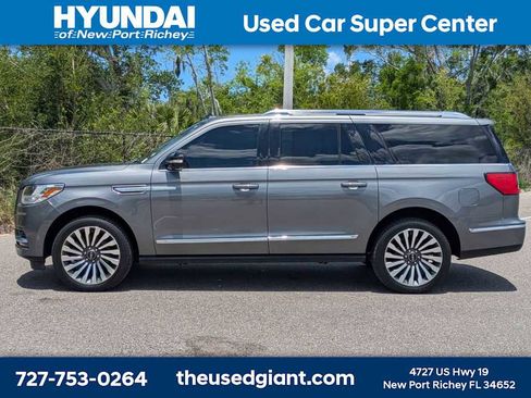 Used 2021 Lincoln Navigator L Reserve w/ Luxury Package AWD/4WD image 2