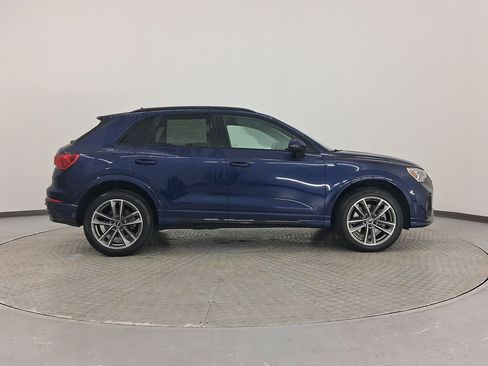 Used 2023 Audi Q3 2.0T Premium w/ Black Optic Sport Package image 8