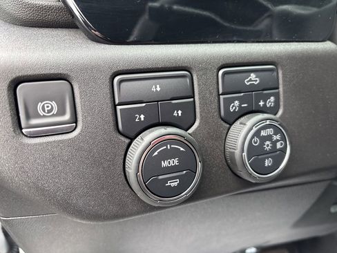 Certified 2025 Chevrolet Silverado 2500 LT w/ Convenience Package image 18