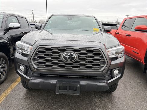 Used 2023 Toyota Tacoma TRD Off-Road image 3