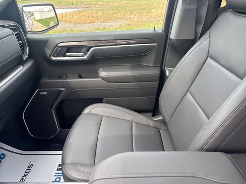 Used 2025 Chevrolet Silverado 1500 LTZ w/ LTZ Convenience Package II AWD/4WD image 16