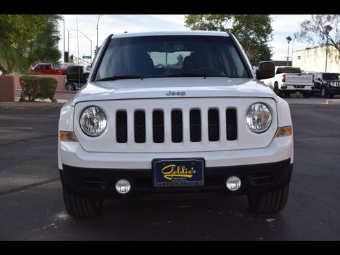 Used 2016 Jeep Patriot Latitude AWD/4WD image 8