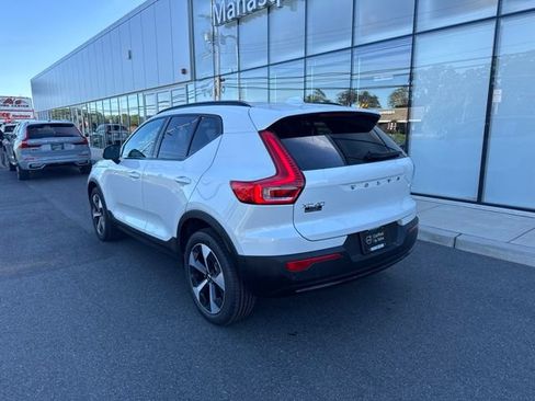 Certified 2025 Volvo XC40 B5 Plus AWD/4WD image 3