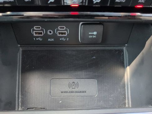 Used 2025 Jeep Grand Cherokee Altitude AWD/4WD image 24