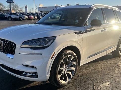 Used 2022 Lincoln Aviator Grand Touring w/ Elements Package Plus image 4