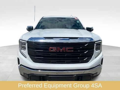 Used 2025 GMC Sierra 1500 SLT image 2