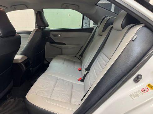 Used 2016 Toyota Camry SE FWD image 15