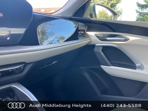 Used 2025 Audi Q5 Premium w/ Convenience Package image 39