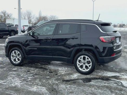 Used 2025 Jeep Compass Latitude w/ Convenience Group image 6