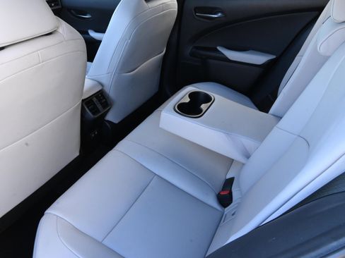 Used 2020 Lexus UX 250h w/ Premium Package image 10