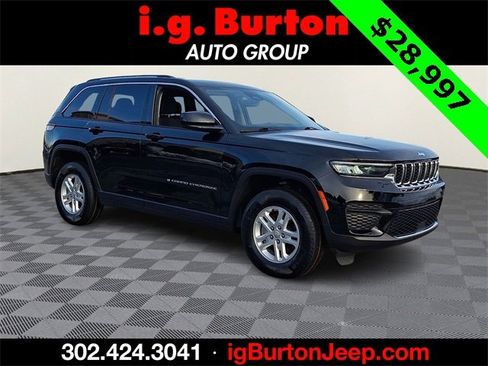 Certified 2023 Jeep Grand Cherokee Laredo image 1