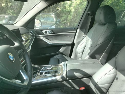 Used 2025 BMW X5 xDrive40i w/ Parking Assistance Package image 7