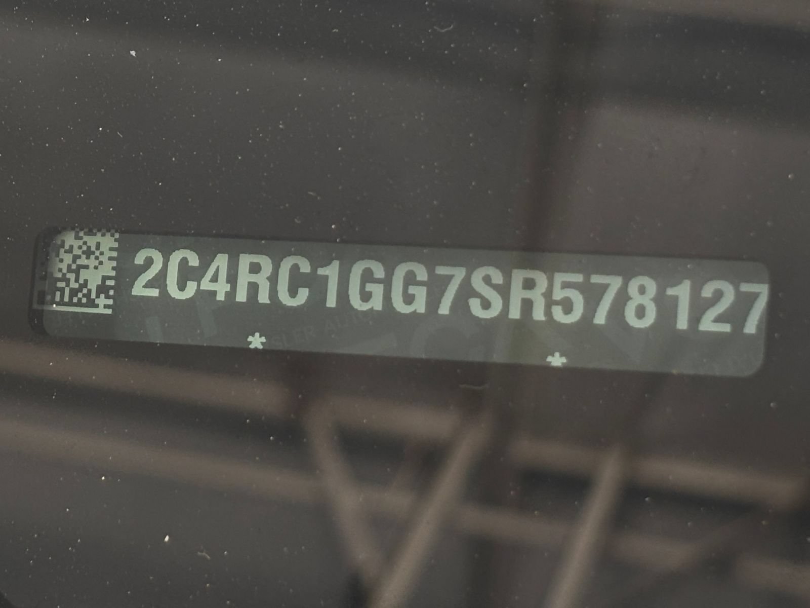Used 2025 Chrysler Pacifica Limited FWD image 33