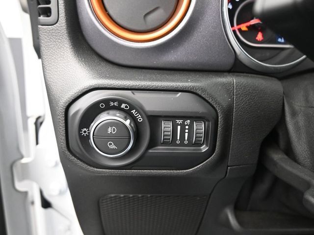 Used 2021 Jeep Gladiator Mojave AWD/4WD image 32