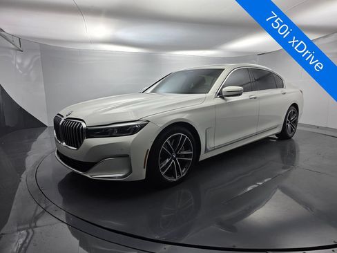 Used 2022 BMW 750i xDrive AWD/4WD image 8