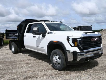 New 2025 GMC Sierra 3500 Pro w/ Convenience Package