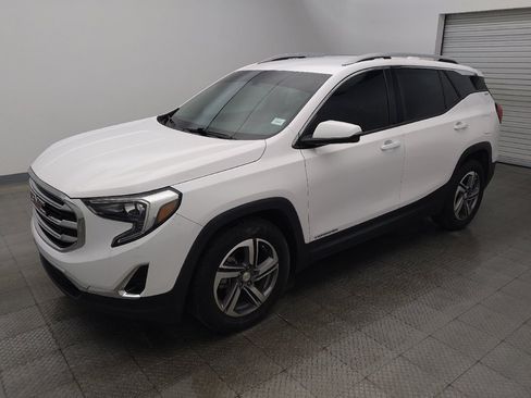 Used 2019 GMC Terrain SLT w/ Preferred Package FWD image 2