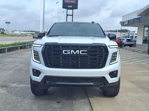 New 2026 GMC Yukon Denali w/ Denali Reserve Package AWD/4WD image 11