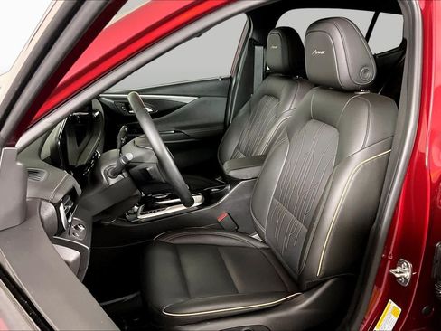 Certified 2025 Buick Envista Avenir FWD image 8